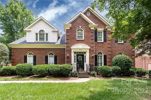 414 Clairview Ln, Matthews, NC 28105 photo 1