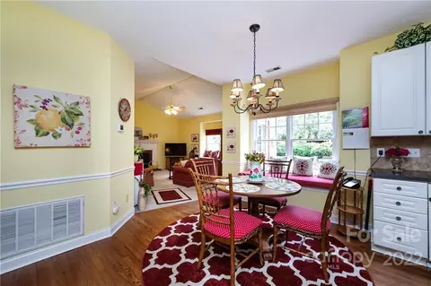 414 Clairview Ln, Matthews, NC 28105 photo 18
