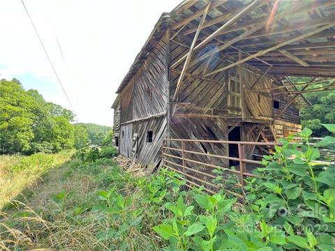 1696 Caney Fork Rd, Marshall, NC 28753 photo 10