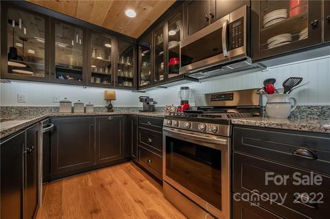 494 Peninsula Dr, Mill Spring, NC 28756 photo 9