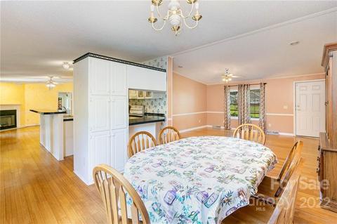 3838 River Rd, Hickory, NC 28602 photo 8
