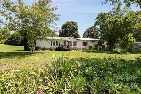 3838 River Rd, Hickory, NC 28602 photo 2