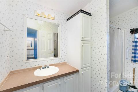 3838 River Rd, Hickory, NC 28602 photo 17