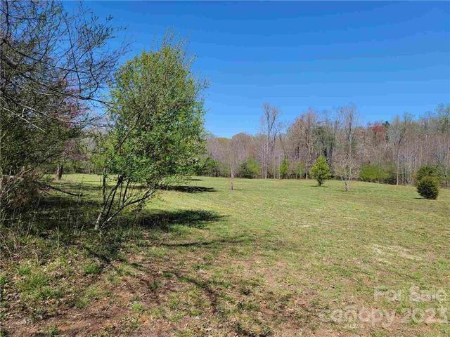 5963 Peniel Rd, Tryon, NC 28782
