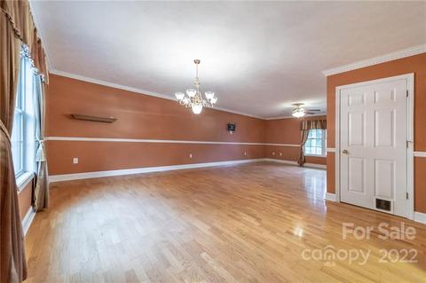 3446 Raintree Dr, Hudson, NC 28638 photo 5