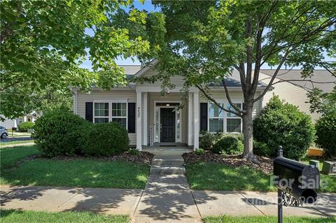 9432 Glenashley Dr, Cornelius, NC 28031 photo 1