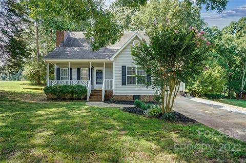 105 Easter Ln, Davidson, NC 28036 photo 1