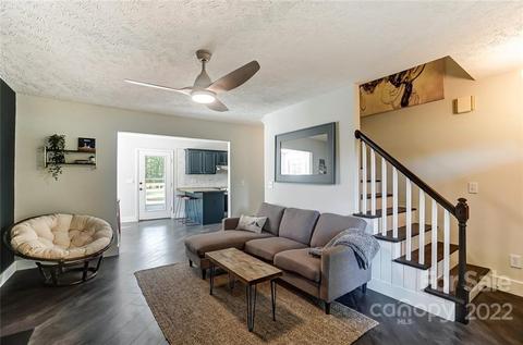 105 Easter Ln, Davidson, NC 28036 photo 4