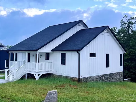 78 Grace Estates Dr #5A, Marion, NC 28752