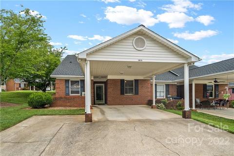 19919 Oak Leaf Cir, Cornelius, NC 28031 photo 1
