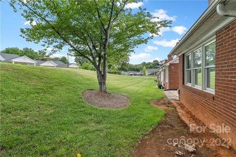 19919 Oak Leaf Cir, Cornelius, NC 28031 photo 2