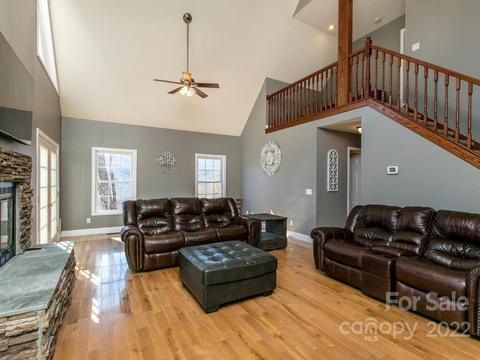 32 Boxturtle Rd, Candler, NC 28715 photo 4