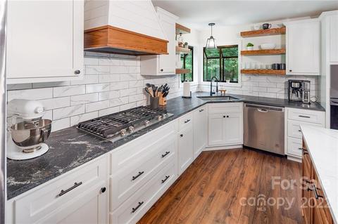 7880 Falling Brook Ln, Vale, NC 28168 photo 8