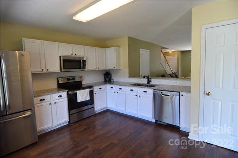 534 Canopy Ct, Clover, SC 29710 photo 8