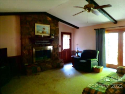 77 Buckeye Ln, Spruce Pine, NC 28777 photo 2