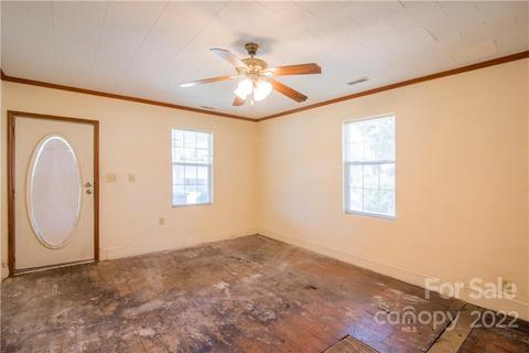 605 E 13th St, Kannapolis, NC 28083 photo 2