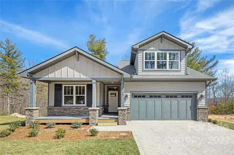 235 Hogans View Cir, Hendersonville, NC 28739