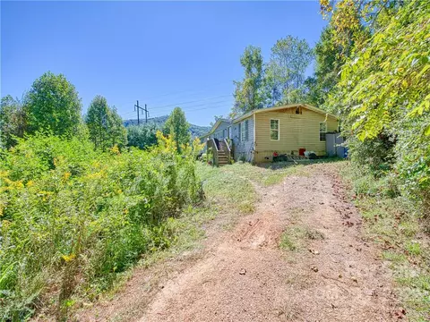 124 Oconeechee Rd, Clyde, NC 28721 photo 5