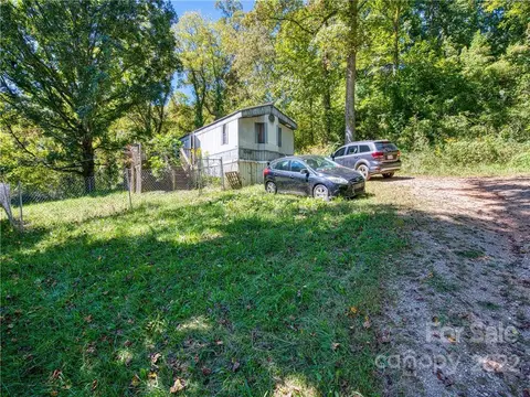124 Oconeechee Rd, Clyde, NC 28721 photo 4