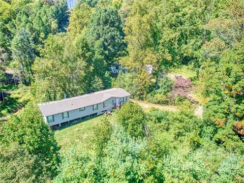 124 Oconeechee Rd, Clyde, NC 28721