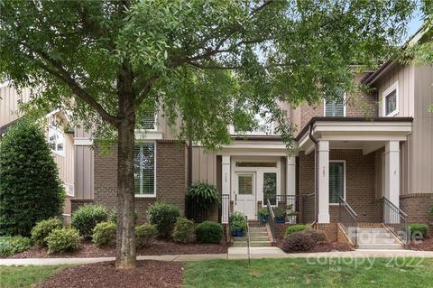 753 Jetton St, Davidson, NC 28036 photo 2