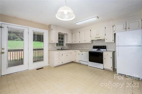 247 Cedar Forest Loop, Hickory, NC 28601 photo 7