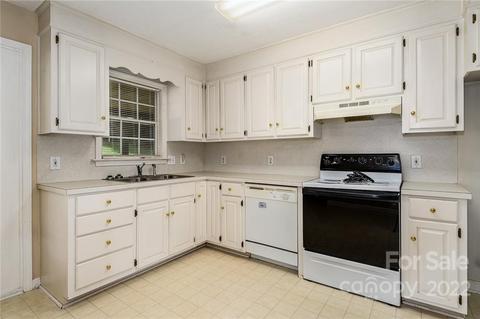 247 Cedar Forest Loop, Hickory, NC 28601 photo 8