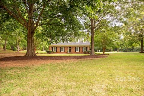 1247 Trailstream Dr, Lancaster, SC 29720 photo 1