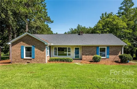 302 Faculty Dr, Wingate, NC 28174 photo 1