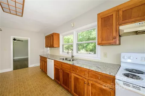 302 Faculty Dr, Wingate, NC 28174 photo 10