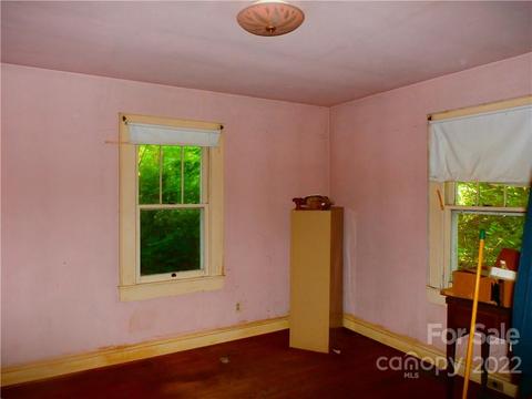 337 Phillips Ln, Spruce Pine, NC 28777 photo 6