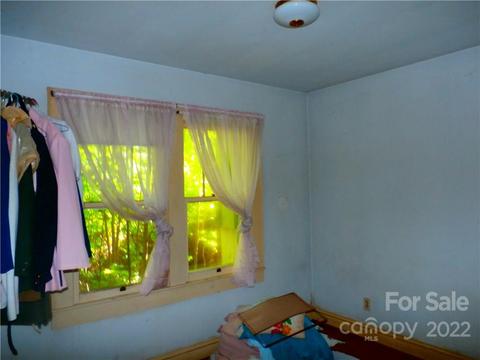 337 Phillips Ln, Spruce Pine, NC 28777 photo 5