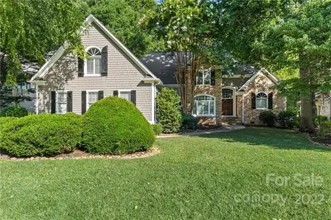 18000 River Ford Dr, Davidson, NC 28036 photo 1