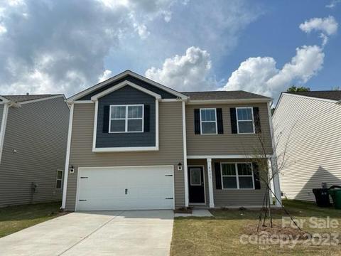 8025 Clairwood Dr, Charlotte, NC 28269