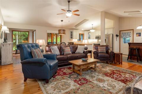 84 Ulvda Ct, Brevard, NC 28712 photo 12