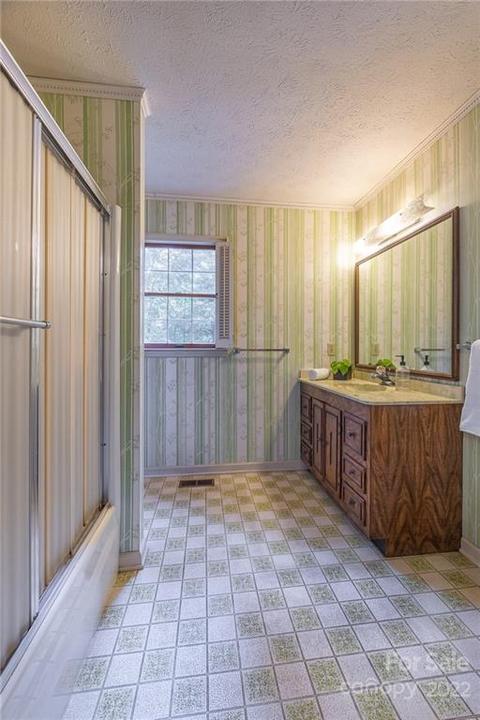 231 Davis Dr, Morganton, NC 28655 photo 13