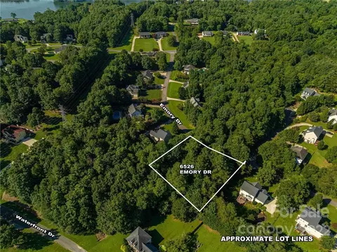 6526 Emory Dr, Hickory, NC 28601 photo 2