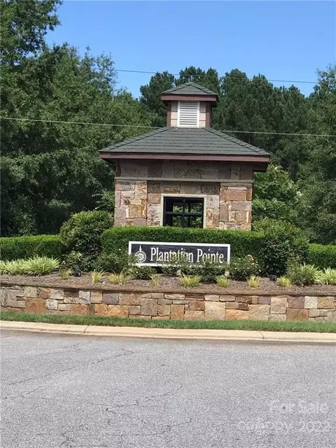6084 Plantation Pointe Dr, Granite Falls, NC 28630