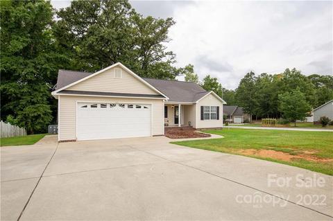 3258 Silver Fox Cir, Lancaster, SC 29720 photo 1