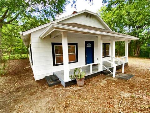 213 S York St, Lancaster, SC 29720 photo 2