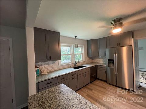 526 Bailey St, Mars Hill, NC 28754 photo 2