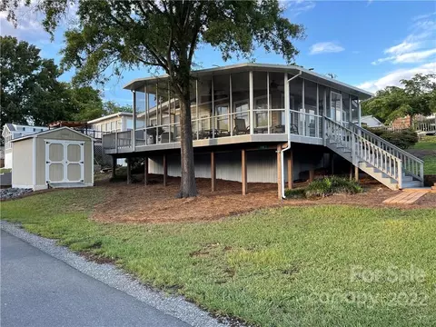 110 Dogwood Cir, New London, NC 28127
