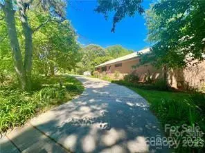 1347 Mecklenburg Hwy, Mooresville, NC 28115