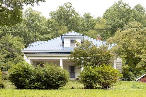 107 Gordon View Dr, Zirconia, NC 28790
