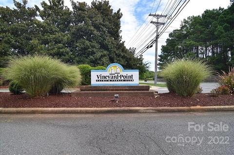 18677 Vineyard Point Ln, Cornelius, NC 28031 photo 2