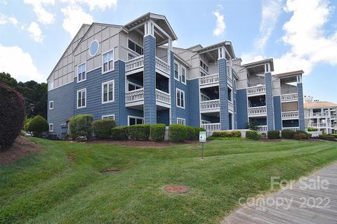 18677 Vineyard Point Ln, Cornelius, NC 28031 photo 4