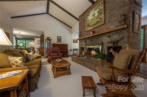 54 Mahler Ln, Tryon, NC 28782 photo 4