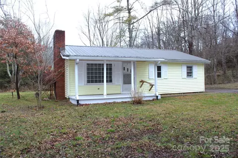 4 Morgan Cove Rd, Candler, NC 28715