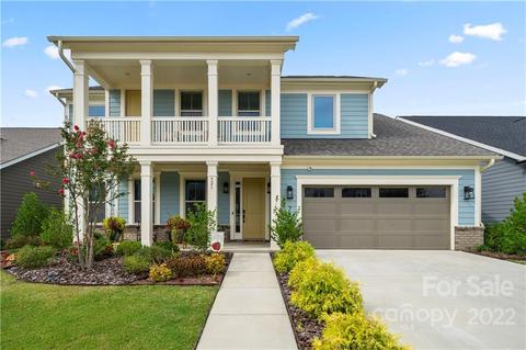 521 Red Wolf Ln, Clover, SC 29710