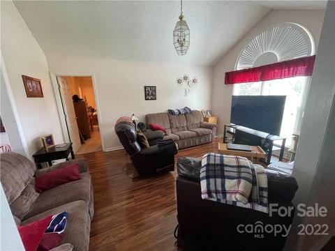 1374 Pear Dr, Conover, NC 28613 photo 9